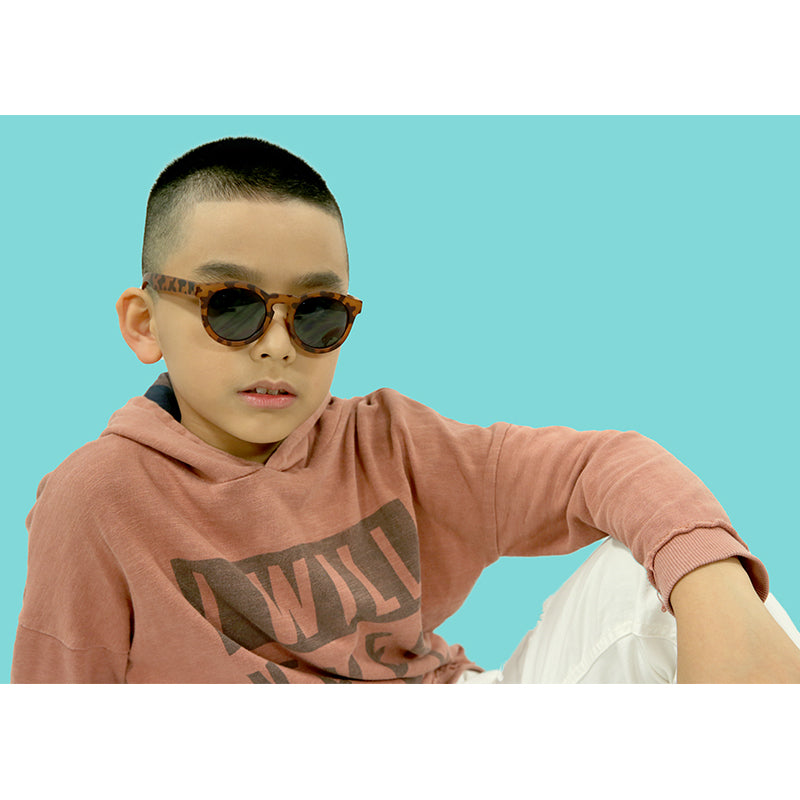 Kính mát phong cách Tortoise 3+