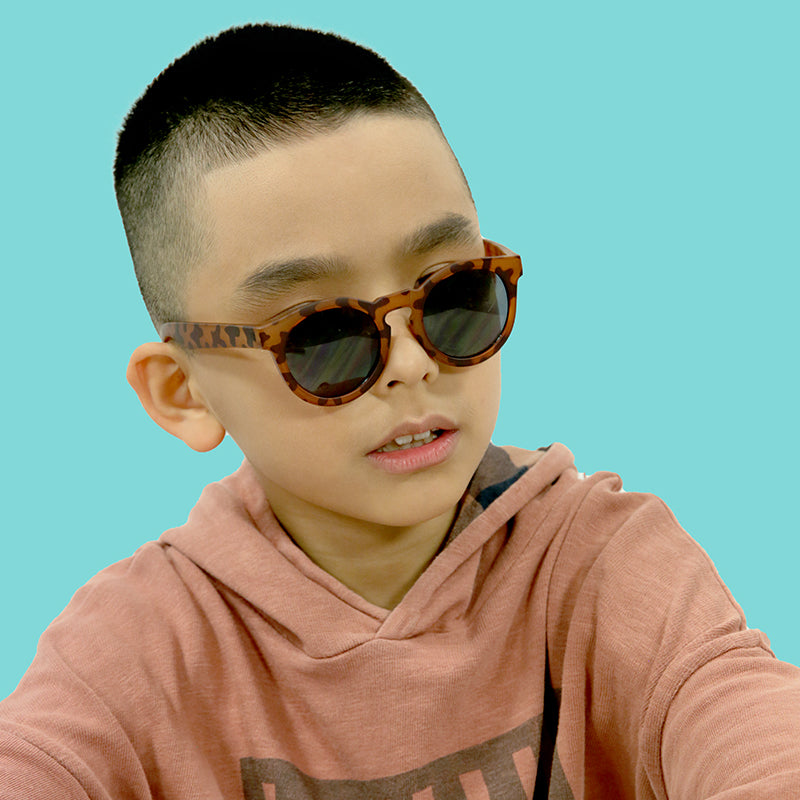 Kính mát phong cách Tortoise 3+