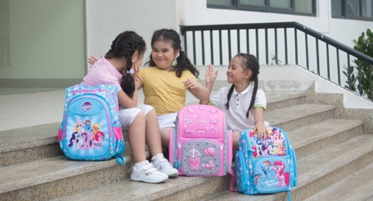 Back to school: Balo đi học cùng văn phòng phẩm cực cool cho bé