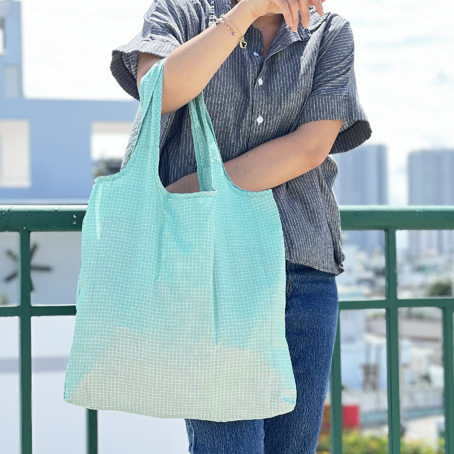 Minty tri-fold bag